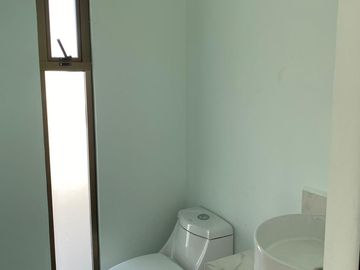 EN VENTA CASA DE TRES PLATAS , EN FRACC. RESIDENCIAL HACIENDA REAL, TOLCAYUCA HGO.