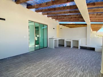 EN VENTA CASA DE TRES PLATAS , EN FRACC. RESIDENCIAL HACIENDA REAL, TOLCAYUCA HGO.