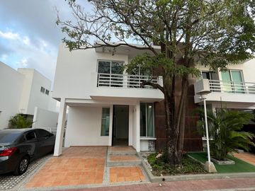 CASA EN VENTA EN VILLA CAMPESTRE DE 3 HABITACIONES PISOS DE MARMOL
