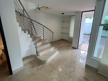 CASA EN VENTA EN VILLA CAMPESTRE DE 3 HABITACIONES PISOS DE MARMOL