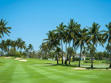 HERMOSA VILLA EN VENTA DENTRO DE VIDANTA ACAPULCO CON VISTA Y SALIDA AL CAMPO DE GOLF