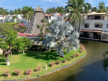 HERMOSA VILLA EN VENTA DENTRO DE VIDANTA ACAPULCO CON VISTA Y SALIDA AL CAMPO DE GOLF