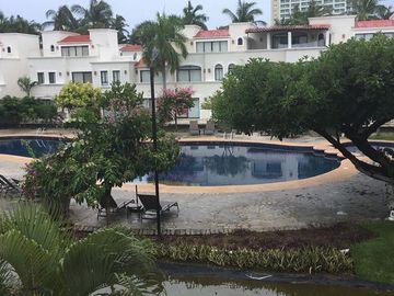 HERMOSA VILLA EN VENTA DENTRO DE VIDANTA ACAPULCO CON VISTA Y SALIDA AL CAMPO DE GOLF