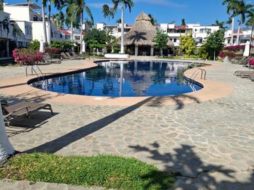 HERMOSA VILLA EN VENTA DENTRO DE VIDANTA ACAPULCO CON VISTA Y SALIDA AL CAMPO DE GOLF