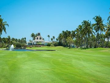 HERMOSA VILLA EN VENTA DENTRO DE VIDANTA ACAPULCO CON VISTA Y SALIDA AL CAMPO DE GOLF