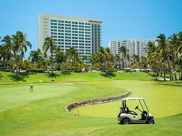 HERMOSA VILLA EN VENTA DENTRO DE VIDANTA ACAPULCO CON VISTA Y SALIDA AL CAMPO DE GOLF