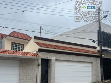 CASA DE 2 PISOS  EN VENTA UBICADA EN FRACCIONAMIENTO FLORESTA, VERACRUZ, VER.