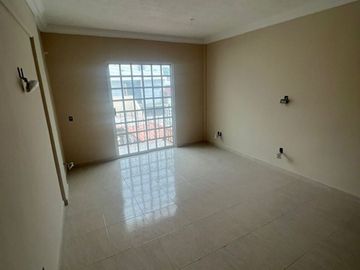 CASA DE 2 PISOS  EN VENTA UBICADA EN FRACCIONAMIENTO FLORESTA, VERACRUZ, VER.