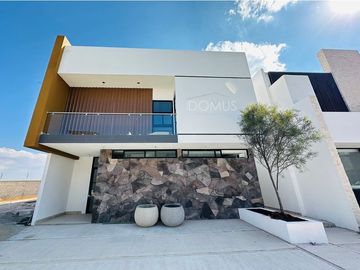 CASA EN VENTA GEMA RESIDENCIAL