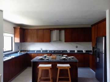 HERMOSA CASA  EQUIPADA DENTRO DE EXCLUSIVO FRACCIONAMIENTO