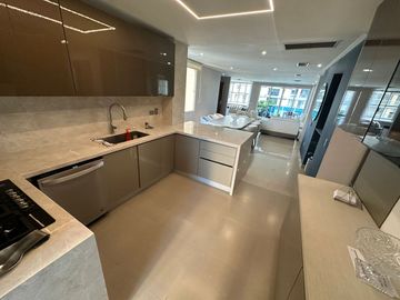 APARTAMENTO EN ALTO PRADO EN VENTA. 3 CUARTOS CON BAÑO Y ESTAR DE ALCOBAS