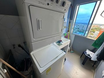 APARTAMENTO EN ALTO PRADO EN VENTA. 3 CUARTOS CON BAÑO Y ESTAR DE ALCOBAS