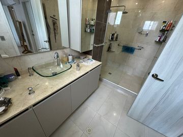 APARTAMENTO EN ALTO PRADO EN VENTA. 3 CUARTOS CON BAÑO Y ESTAR DE ALCOBAS