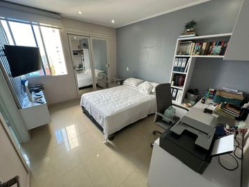APARTAMENTO EN ALTO PRADO EN VENTA. 3 CUARTOS CON BAÑO Y ESTAR DE ALCOBAS