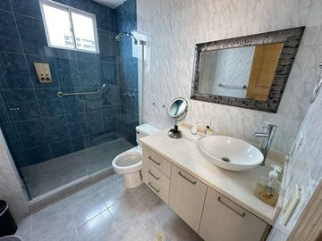 APARTAMENTO EN ALTO PRADO EN VENTA. 3 CUARTOS CON BAÑO Y ESTAR DE ALCOBAS