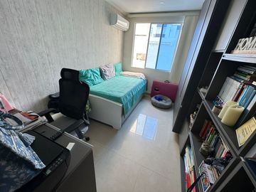 APARTAMENTO EN ALTO PRADO EN VENTA. 3 CUARTOS CON BAÑO Y ESTAR DE ALCOBAS