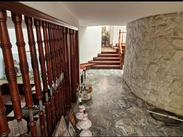 CASA EN VALLE HERMOSO SURCO