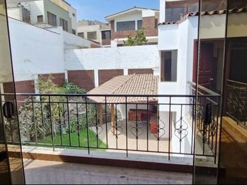 CASA EN VALLE HERMOSO SURCO