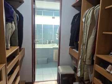 Departamento en Primer Piso de 222 m² de 3 Dorm. en Santiago Se Surco