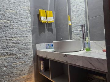 Departamento en Primer Piso de 222 m² de 3 Dorm. en Santiago Se Surco