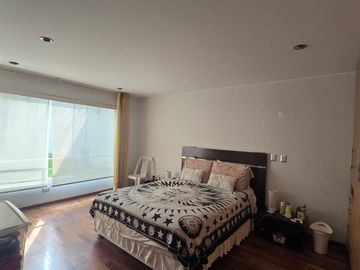 Departamento en Primer Piso de 222 m² de 3 Dorm. en Santiago Se Surco
