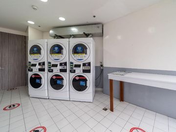 APARTA-ESTUDIO AMOBLADO EN VENTA, GRATAMIRA