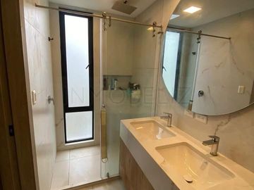 NAYON CASA DE LUJO EN CONJUNTO DE NUEVE CASAS, 312MTS 5 DORMITORIOS, JARDIN,$335.000,00 negociables