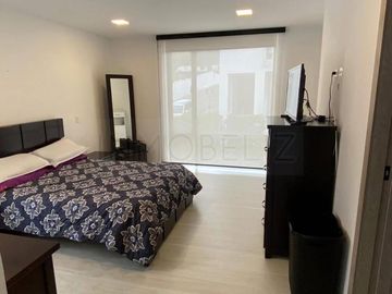 NAYON CASA DE LUJO EN CONJUNTO DE NUEVE CASAS, 312MTS 5 DORMITORIOS, JARDIN,$335.000,00 negociables