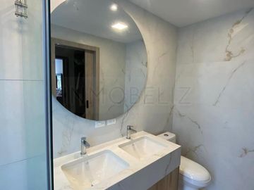 NAYON CASA DE LUJO EN CONJUNTO DE NUEVE CASAS, 312MTS 5 DORMITORIOS, JARDIN,$335.000,00 negociables