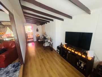 HERMOSA CASA INDEPENDIENTE. CERCA DE LA ESTACIÓN PEÑABLANCA