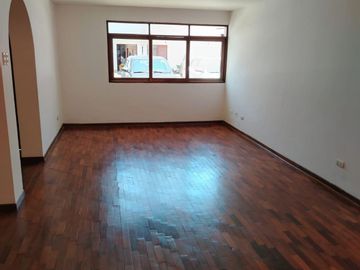 ALQUILER  CASA REMODELADA EN CONDOMINIO  SEGURO  CERCA C.C.EL POLO, COLEGIOS,UNIVERSIDADES