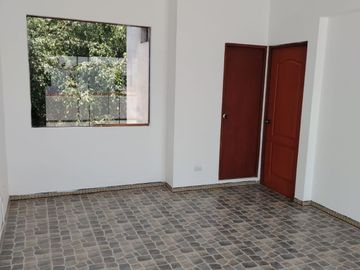 ALQUILER  CASA REMODELADA EN CONDOMINIO  SEGURO  CERCA C.C.EL POLO, COLEGIOS,UNIVERSIDADES