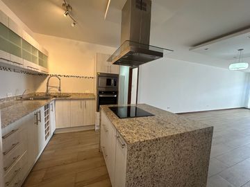 DEPARTAMENTO DE VENTA, sector Nayón