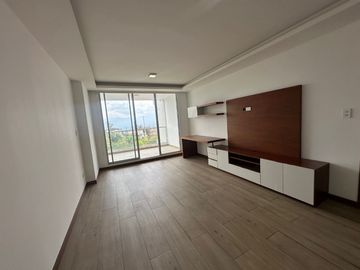 DEPARTAMENTO DE VENTA, sector Nayón