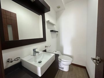 DEPARTAMENTO DE VENTA, sector Nayón