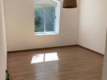 Departamento en Magdalena Contreras, Conjunto Pedregal-2, bellísimos jardines, muy iluminado.