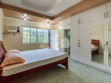 4 Bedroom House with Swimming Pool for Sale in Maria Luisa Estate Park