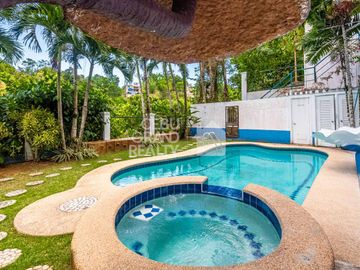 4 Bedroom House with Swimming Pool for Sale in Maria Luisa Estate Park