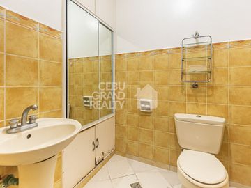 4 Bedroom House with Swimming Pool for Sale in Maria Luisa Estate Park