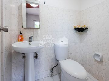 4 Bedroom House with Swimming Pool for Sale in Maria Luisa Estate Park