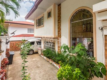 4 Bedroom House with Swimming Pool for Sale in Maria Luisa Estate Park