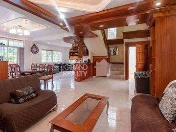 4 Bedroom House with Swimming Pool for Sale in Maria Luisa Estate Park