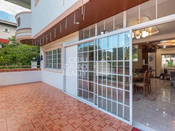4 Bedroom House with Swimming Pool for Sale in Maria Luisa Estate Park