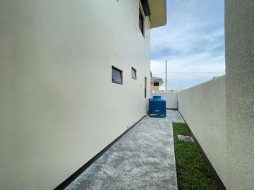 READY FOR OCCUPANCY UNIT IN IMUS CAVITE!