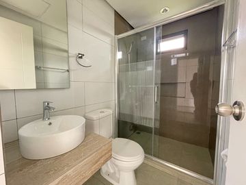 READY FOR OCCUPANCY UNIT IN IMUS CAVITE!
