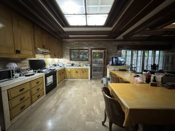 FOR SALE - Old Bungalow House with EJS in Ayala Alabang Village, Muntinlupa City