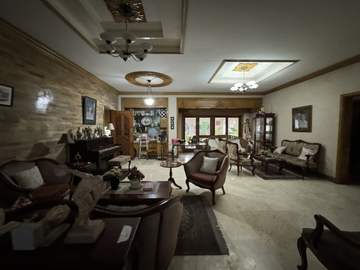 FOR SALE - Old Bungalow House with EJS in Ayala Alabang Village, Muntinlupa City