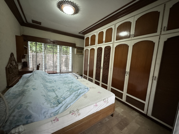 FOR SALE - Old Bungalow House with EJS in Ayala Alabang Village, Muntinlupa City