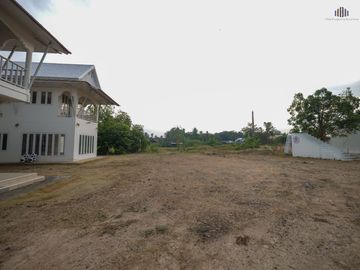 Proven Opportunity! Earn 1 Million THB Monthly!    For Sale! Developed Land with a Home Café   Located on Phetkasem Road, Tha Yang, Phetchaburi. Perfe