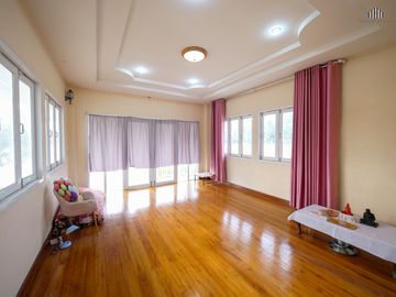 Proven Opportunity! Earn 1 Million THB Monthly!    For Sale! Developed Land with a Home Café   Located on Phetkasem Road, Tha Yang, Phetchaburi. Perfe